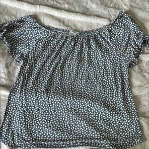 VENUS Blue off shoulder or cap sleeve blouse w/light pink floral pattern size S